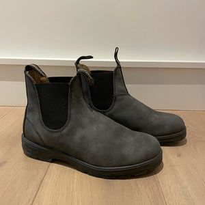 Blundstone size 6 Australian 9 womens